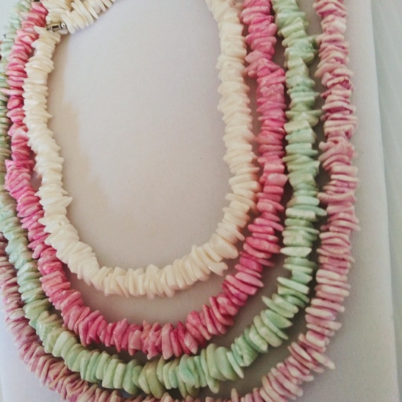 Vintage Puka Shell 4 Neclace - Picture 5 of 7